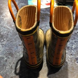 Rain boots dinosaur size 6